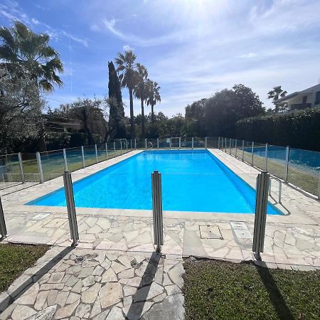 Appartement Avec Terrasse, Vue Jardin Et Piscine Antibes Exterior foto