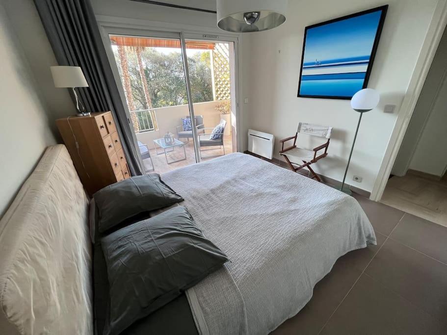 Appartement Avec Terrasse, Vue Jardin Et Piscine Antibes Exterior foto