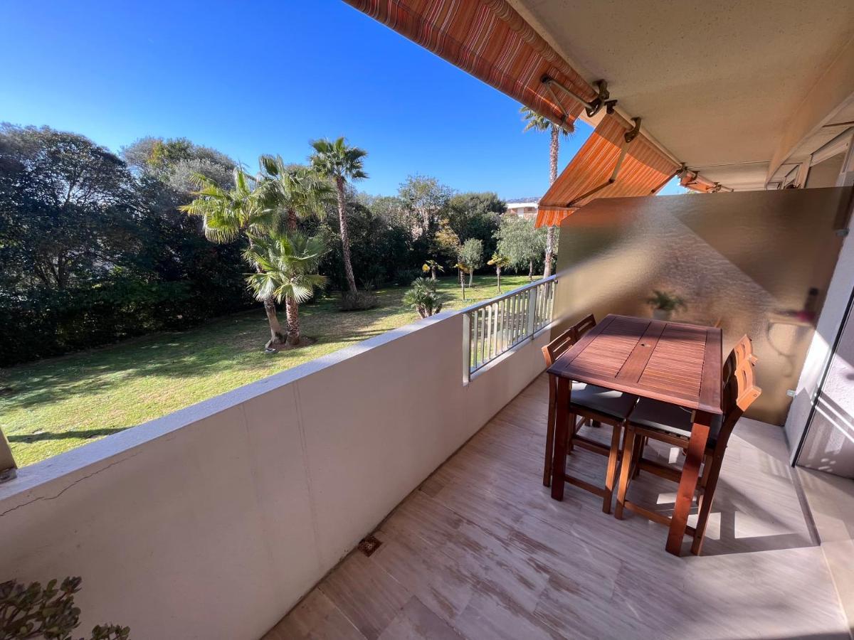 Appartement Avec Terrasse, Vue Jardin Et Piscine Antibes Exterior foto